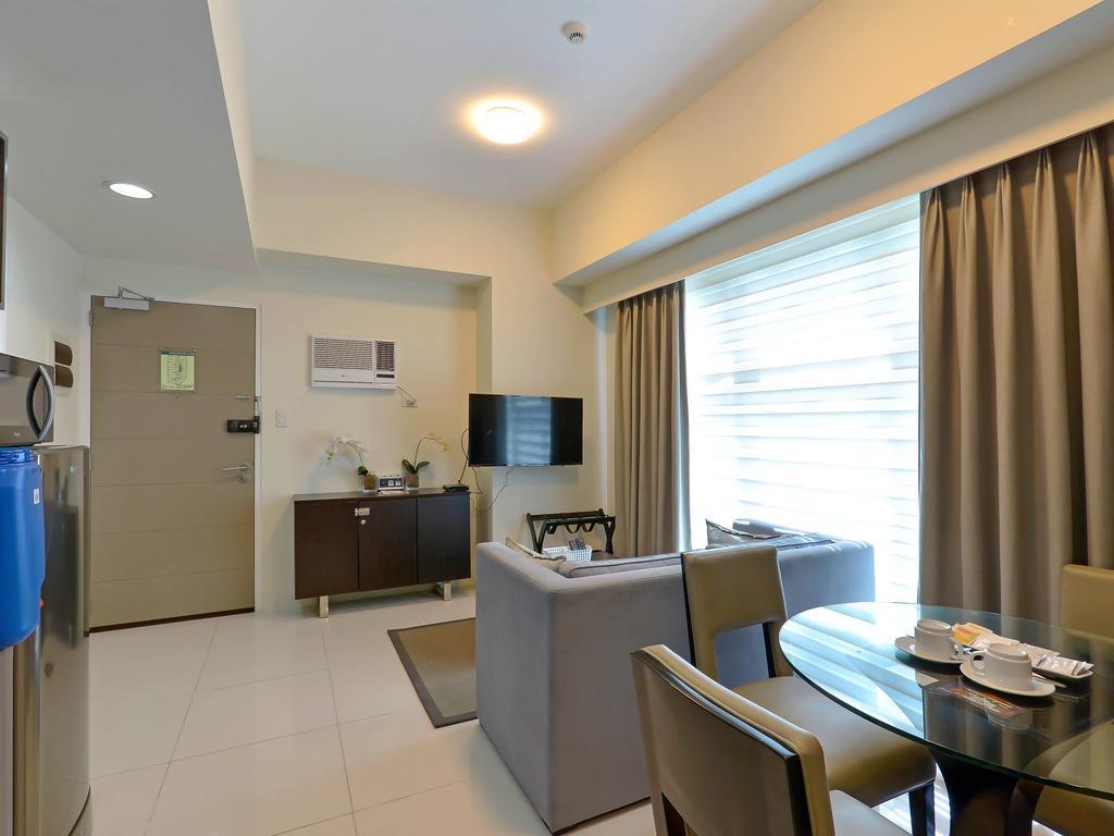 Currency Serviced Suites Manila Kültér fotó