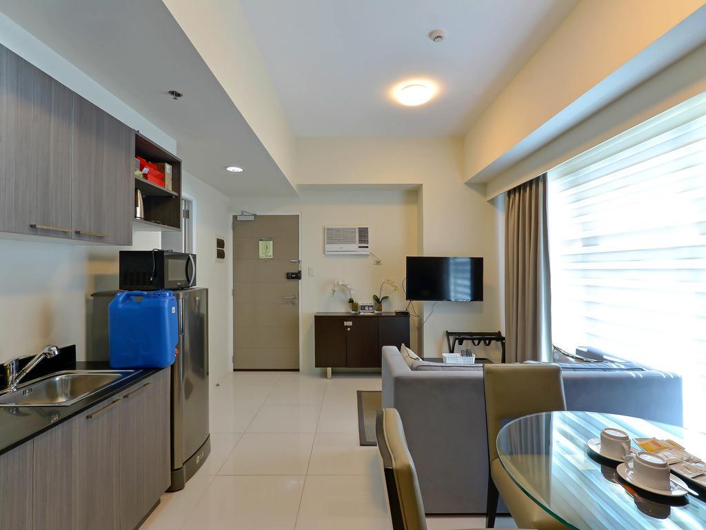 Currency Serviced Suites Manila Kültér fotó