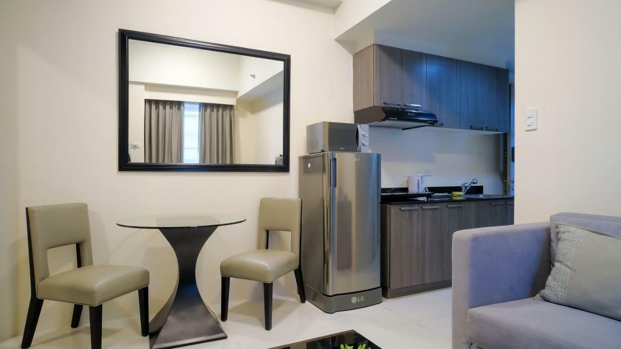 Currency Serviced Suites Manila Kültér fotó