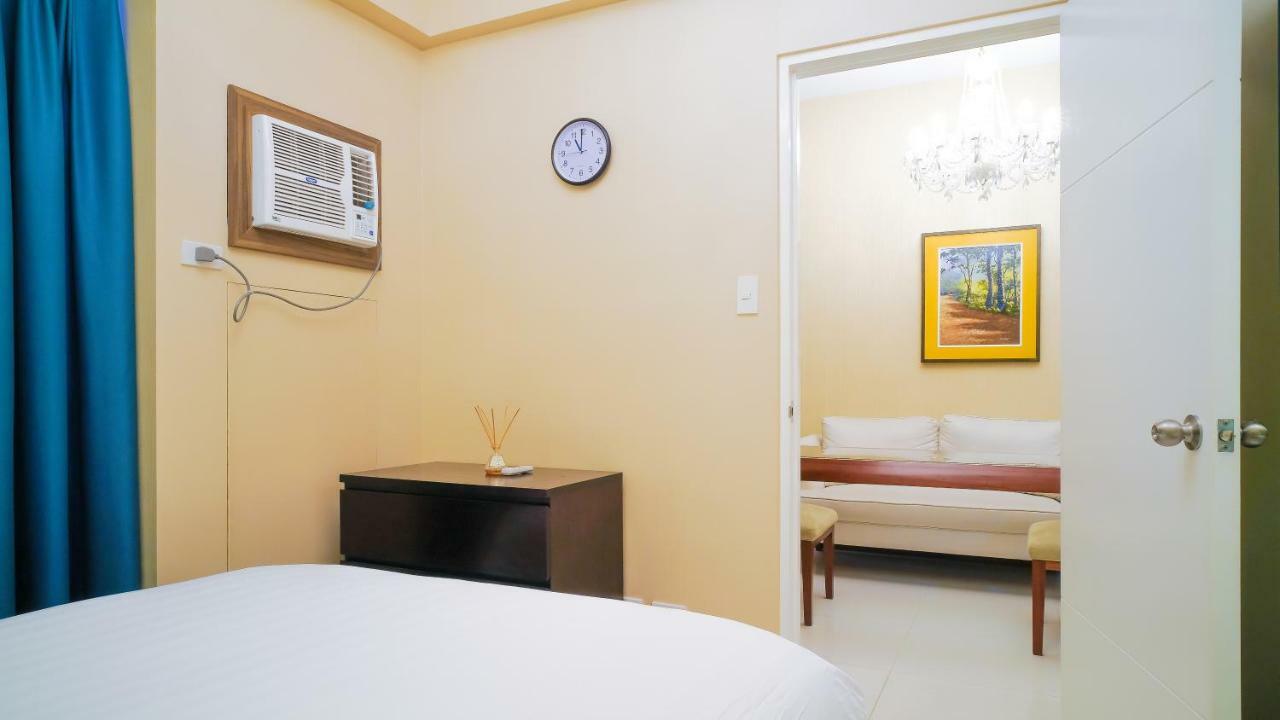 Currency Serviced Suites Manila Kültér fotó